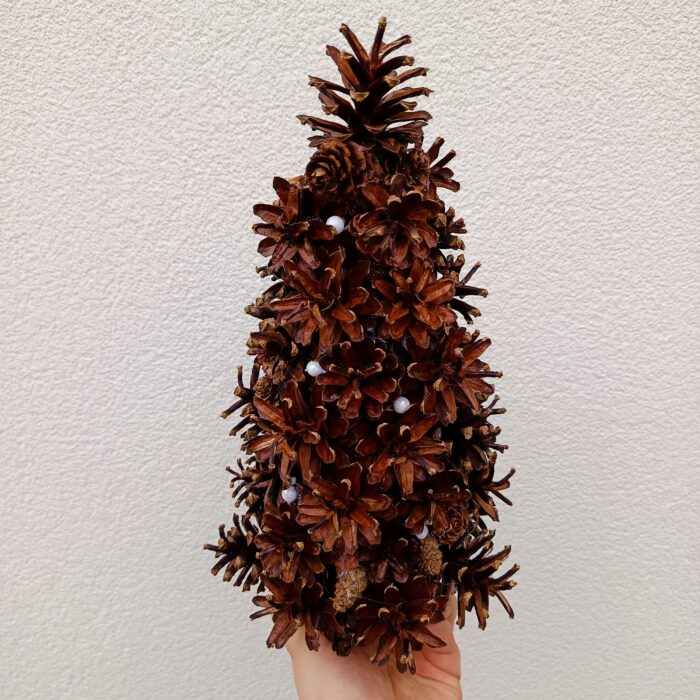 ŚWIĄTECZNA CHOINKA Z SZYSZEK 30cm